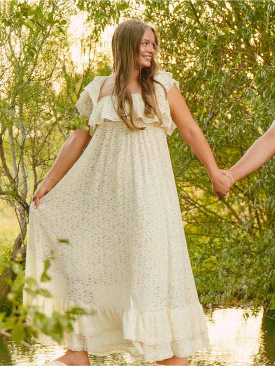 Worth Collective Dresses & Skirts - Worth Collective Lace Maxi Dress